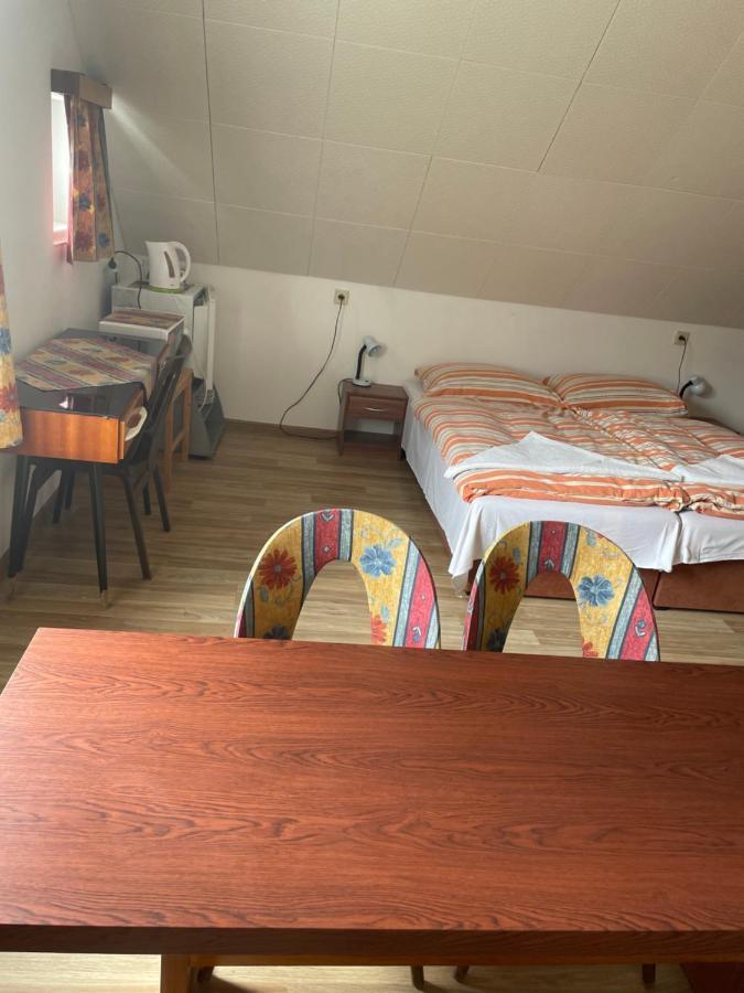 Penzion Fontana Hotel Náměšť nad Oslavou Buitenkant foto