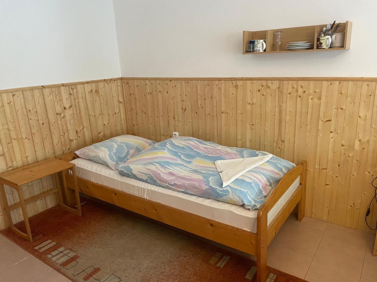 Penzion Fontana Hotel Náměšť nad Oslavou Buitenkant foto