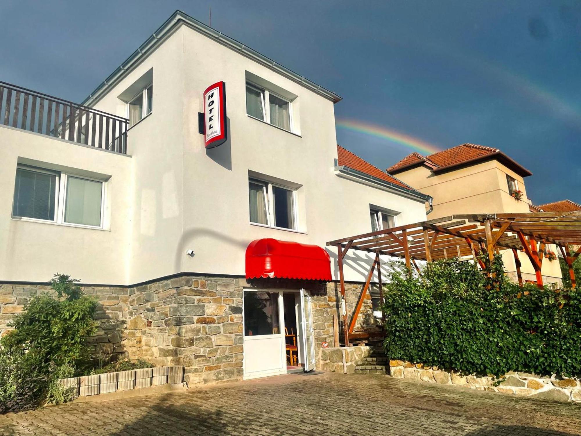 Penzion Fontana Hotel Náměšť nad Oslavou Buitenkant foto